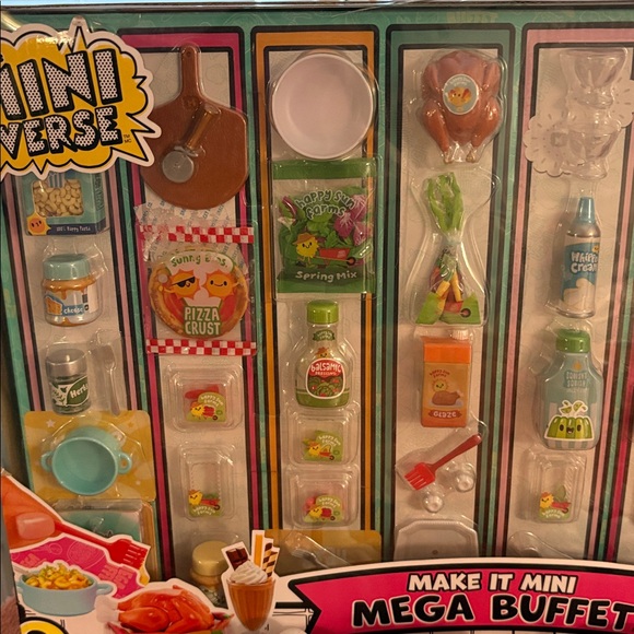 MGA’s MINI VERSE Make It Mini Mega Buffet Set - Picture 5 of 5